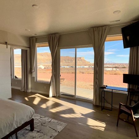 Page Arizona Border Town- Crimson Suite, Desert Canyon Getaway With Views Биг-Уотер Экстерьер фото