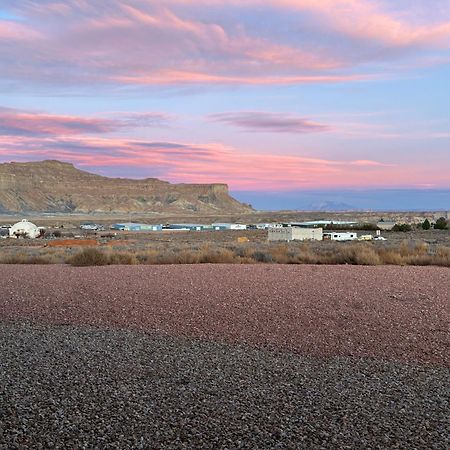 Page Arizona Border Town- Crimson Suite, Desert Canyon Getaway With Views Биг-Уотер Экстерьер фото